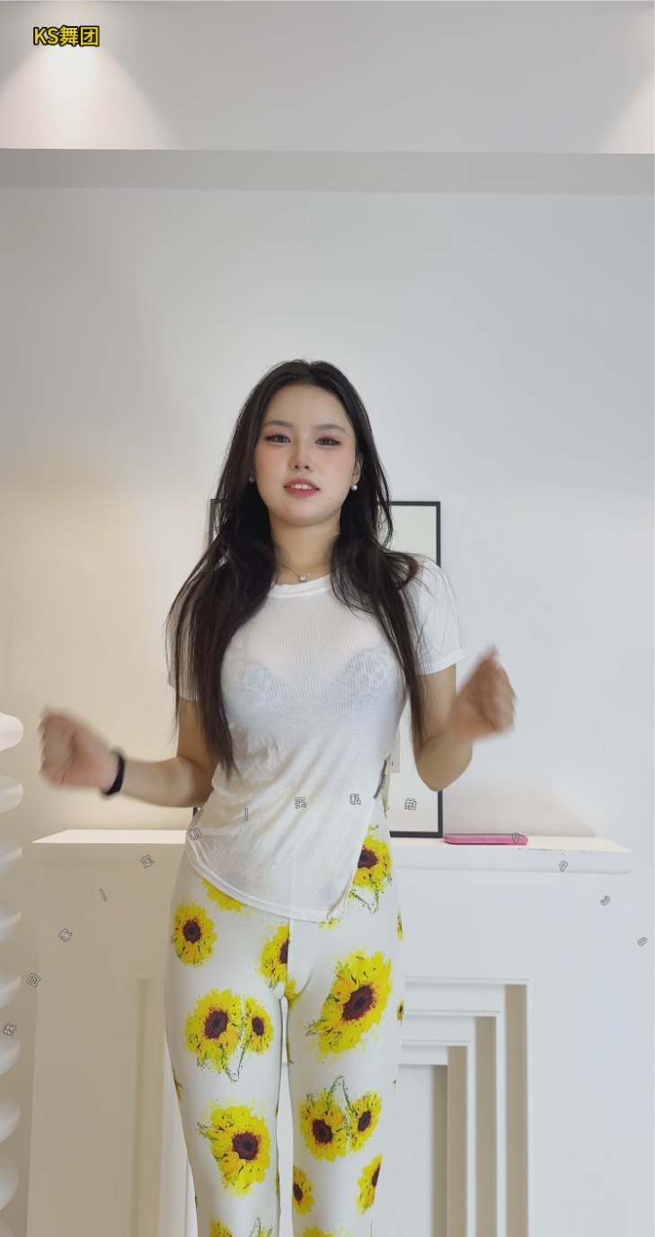 【KS舞团】新模C罩杯 大胸美女杨悦琳 第11期4K有水  慢摇2V （百度/迅雷）网盘